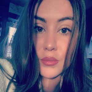 Meet your Posher, Ariana